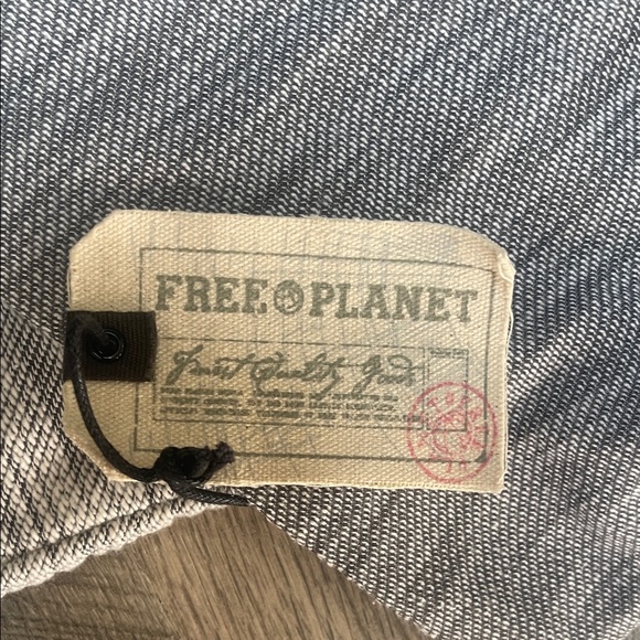 Free Planet Gray and White Knit Hoodie - Picture 3 of 9
